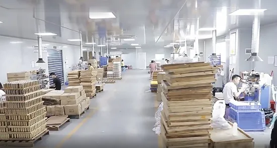 도매 로고는 정사각형 30ml, 50ml, 100ml 헤어 오일 /바디 오일을 위한 화장품 젖빛 유리 향수병을 인쇄했습니다